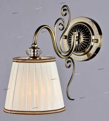 Бра Maytoni Vintage ARM420-01-R