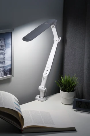 Офисная настольная лампа светодиодная на струбцине с регулировкой цветовой температуры и яркости ЭРА NLED-496-12W-W (220V, сенсорный выключатель)