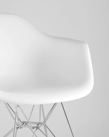 Стул белый Eames DAR УТ000001385