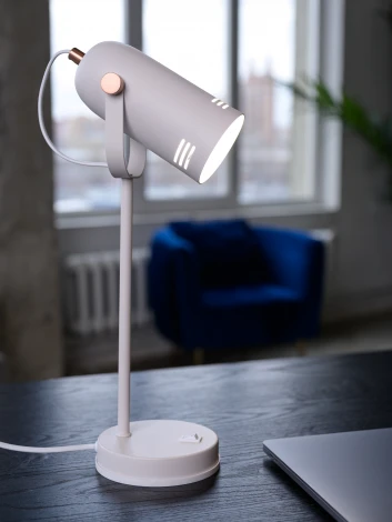 Настольная лампа для школьника Artstyle HT-705WRC (220V, выключатель)