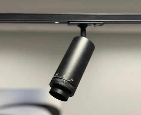 Трековый светильник 15W 220V Italline IT02-021 black 3000K (LED, круглые)