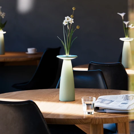 Интерьерная настольная лампа светодиодная с аккумулятором Ubiqua Flora 339104 (регулировка яркости, сенсорный выключатель, IP54)