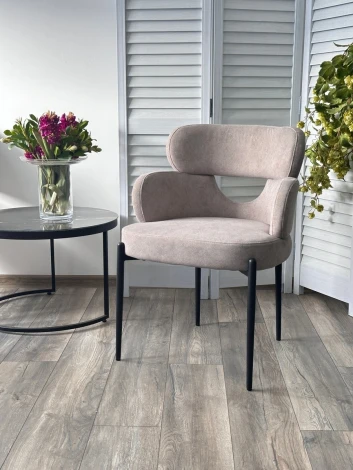 Стул M-City VALTER AR627-11B Молочный, ткань / Черный каркас