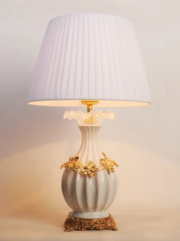 Интерьерная настольная лампа TL.8101-1GO (220V, выключатель)