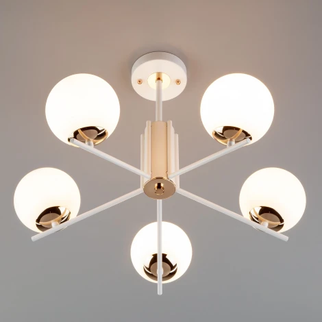 Потолочная люстра Eurosvet Lucas 70092/5 белый