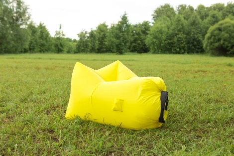 Надувное кресло Dreambag AirPuf Желтое 5800800