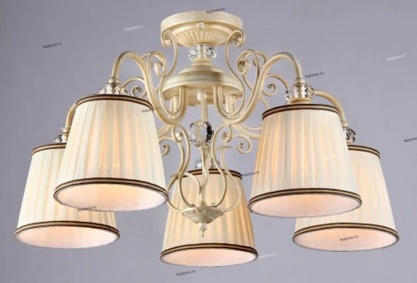 Подвесная люстра Maytoni Vintage ARM420-05-G