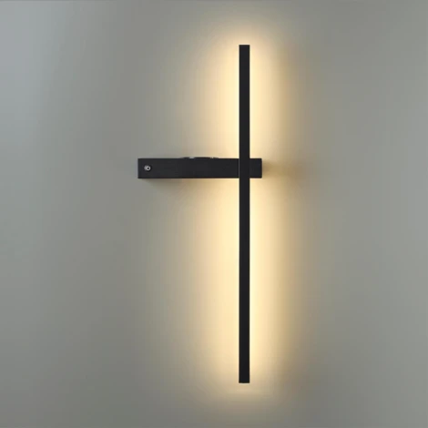 Настенный светильник с беспроводным ЗУ правый Lumion Blake 5694/6WL LEDIO черный LED 6W 450Лм 3000К 220V (выключатель)