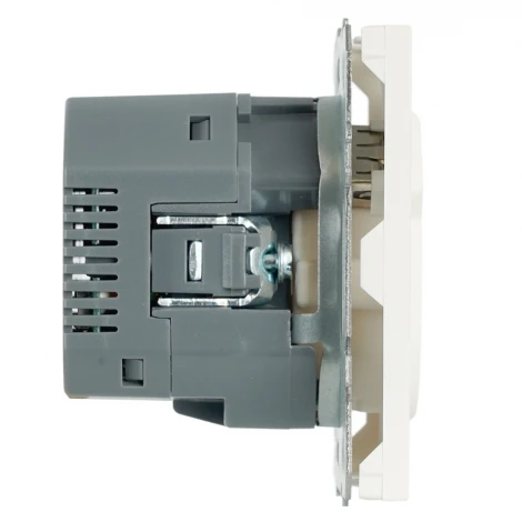 Розетка с заземлением и шторками с USB Type A+С (белый фарфор, soft touch) Stekker Эмили 50217