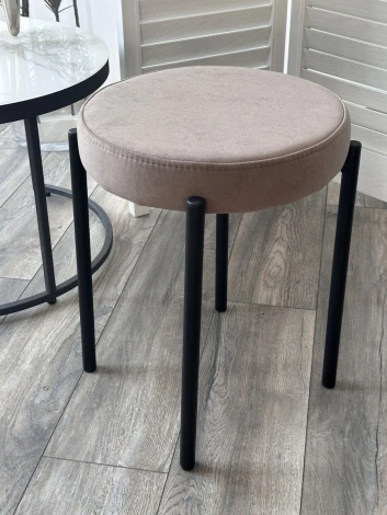 Табурет СТЭК штабилируемый цвет B5 Капучино, велюр / черный каркас M-City 64759