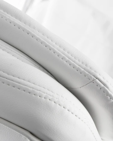 Офисное кресло для руководителей LYNDON (белый)