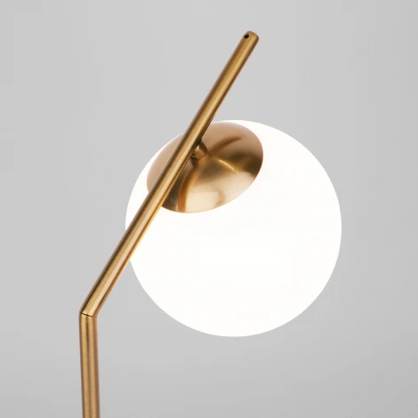 Интерьерная настольная лампа Eurosvet Frost 01082/1 латунь (220V, выключатель, шар)