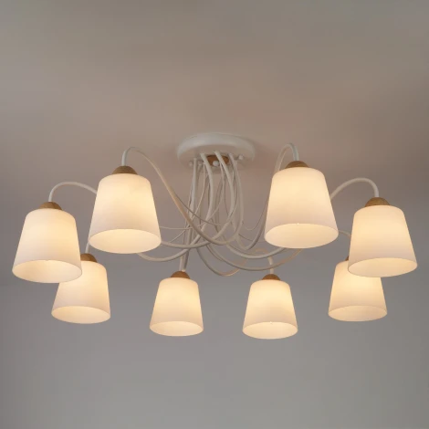 Потолочная люстра Eurosvet Betty 70062/8 белый (220V)