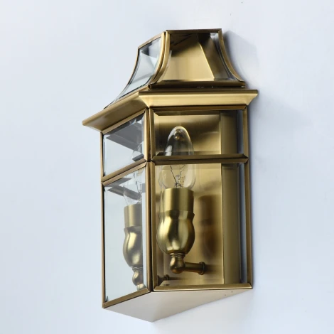 Настенный светильник уличный Chiaro Мидос 802021802