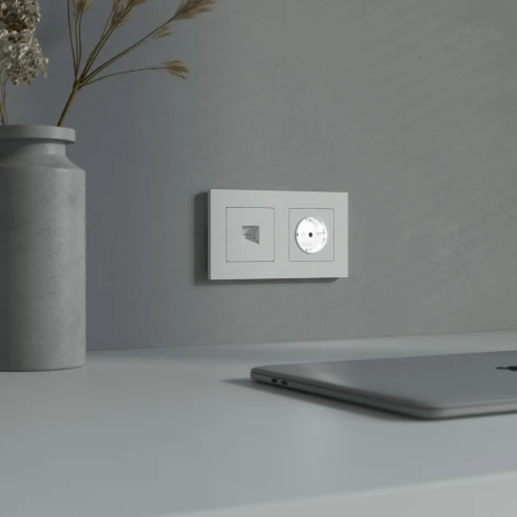 Розетка с подсветкой и датчиком освещенности (белый матовый) Werkel W1171461 (a069612)