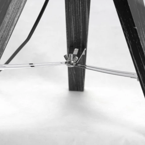 Интерьерная настольная лампа на треноге Lussole Lgo Amistad GRLSP-0555 (220V, IP21)