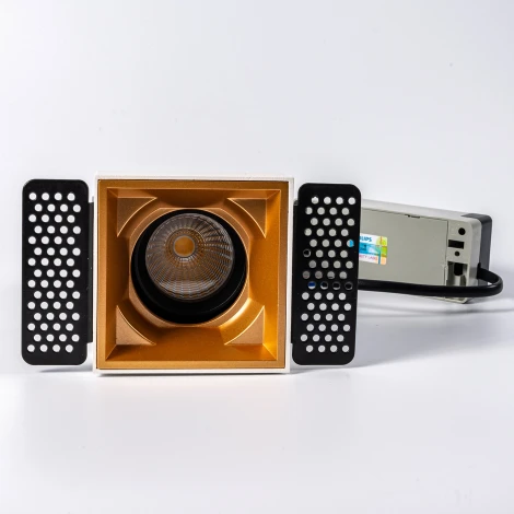 Точечный встраиваемый светодиодный светильник, квадратная рамка, золотой отражатель Fiberli Mr1215 12130105