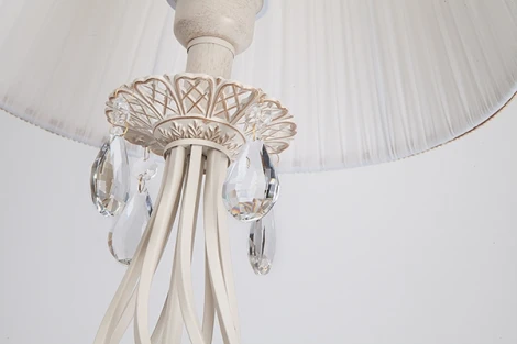 Торшер Eurosvet Amelia 10073/1 белый с золотом (220V, хрусталь Strotskis, круглые)