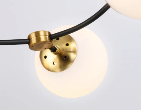 Потолочная люстра на штанге Ambrella Traditional TR2548 (220V, шарики)