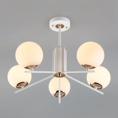 Потолочная люстра Eurosvet Lucas 70092/5 белый