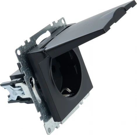 Розетка с заземлением защитной крышкой и шторками (черный) Stekker Катрин 39608