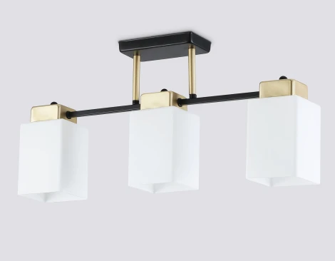 Потолочная люстра на штанге Ambrella TRADITIONAL TR303046 (220V)