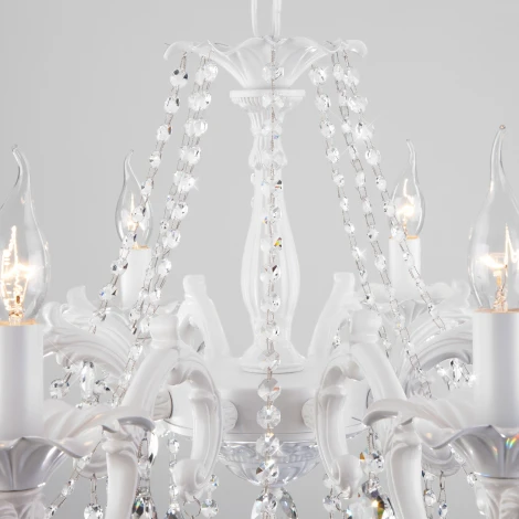 Подвесная люстра Eurosvet Veletta 10108/8 белый/прозрачный хрусталь Strotskis (220V, хрусталь Strotskis, на цепи, свеча)
