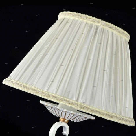 Интерьерная настольная лампа Maytoni Elina ARM222-11-G