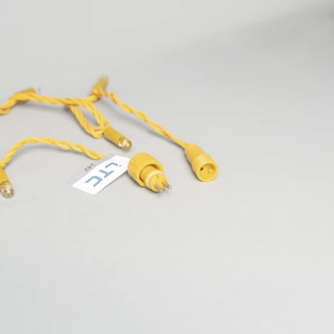 Гирлянда Нить с колпачком 10м тепло-белая 24В, 100 LED, провод золотой ПВХ, IP65 Laitcom PST100CAP-12-1WW