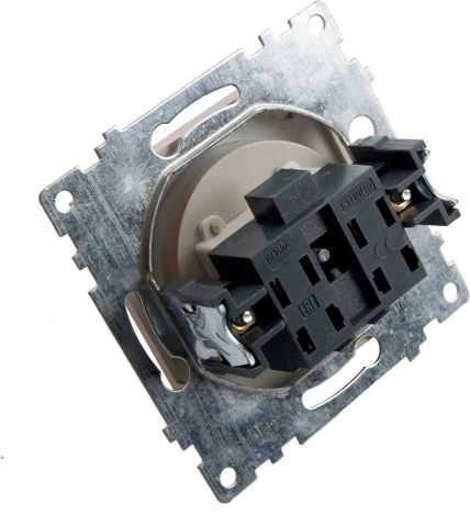 Розетка без заземления со шторками (шампань) Stekker Катрин 39595