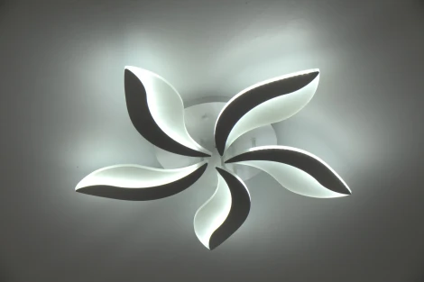 Потолочная люстра Escada 10214/SG (60W) (регулировка яркости, LED, 220V, пульт управления, цветы)