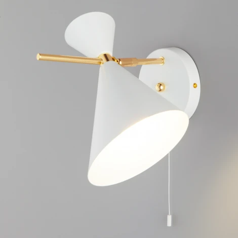 Бра Eurosvet Apart 70114/1 белый (220V, выключатель)