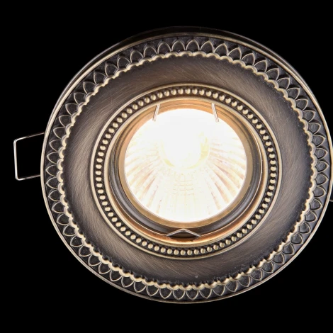 Встраиваемый точечный светильник Maytoni Metal Classic DL302-2-01-BS