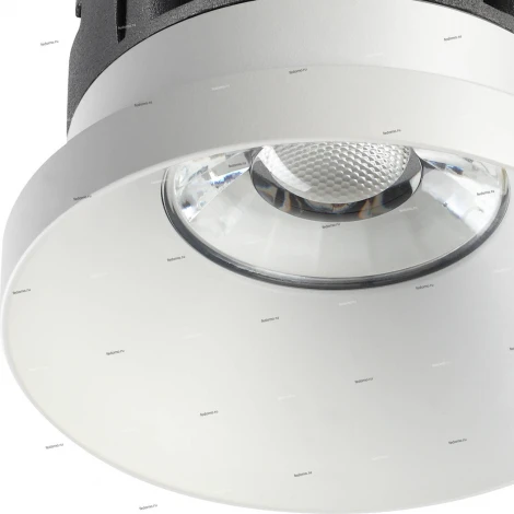 Встраиваемый точечный светильник Novotech Metis 357585 (LED, 220V, IP44)