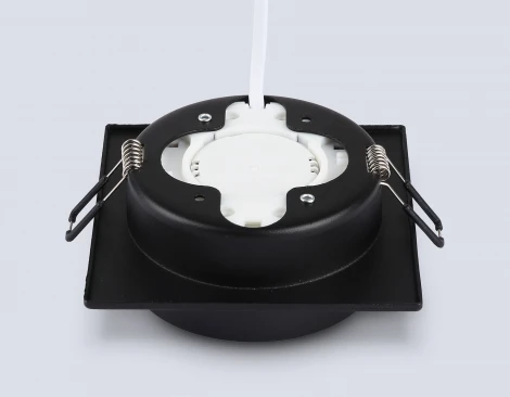 Светильник встраиваемый IP44 Ambrella Techno Spot TN6710 (220V)