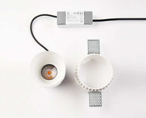 Встраиваемый светильник под гипсокартон Italline IT08-8021 white 3000K (LED, 220V, круглые)