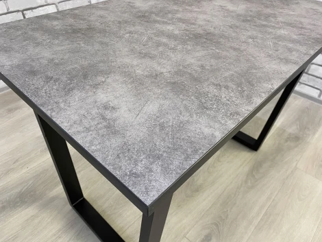 Стол от компании Мир стульев Саен 8, Черный/Бетон