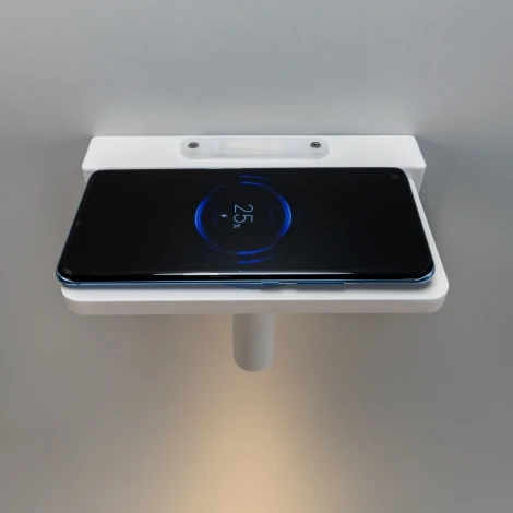 Настенный светильник с беспроводным ЗУ с полкой для чтения Декарт CL704370 LED USB QI (220V, выключатель)