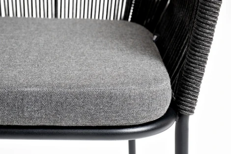 "Лион" стул плетеный из роупа, каркас из стали темно-серый (RAL7024) муар, роуп темно-серый круглый, ткань темно-серая 027 4SIS арт.УТ-00006826