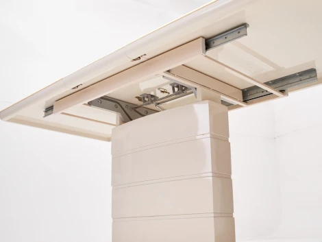 Стеклянный стол M-City ALTA 140 BEIGE / супер бежевое глянцевое стекло