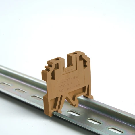 Зажим наборный изолированный (винтовой) 4,0 мм2 Stekker 39934