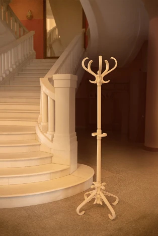 Вешалка напольная В 10Н белый ясень от фабрики Mebelik