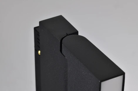 Трековый линейный светодиодный светильник магнитный MyFar Flow MT0212-16W3K-B (48V)