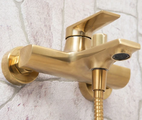 Смеситель Wasserkraft Aisch 5501 для ванны с душем