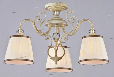 Подвесная люстра Maytoni Vintage ARM420-03-G