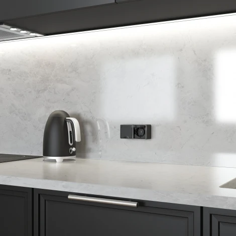 Розетка влагозащ. с зазем. с защит. крышкой и шторками Gallant Werkel W5071234 (черный с серебром)