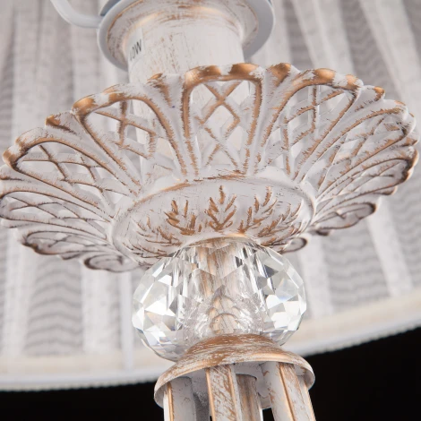 Интерьерная настольная лампа Eurosvet 01002-01003 01002/1 белый с золотом (220V)