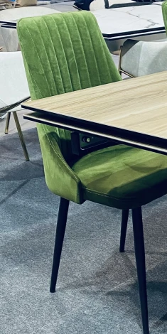 Обеденный стул M-City Руссо Premier 17 Лайм, велюр / черный каркас