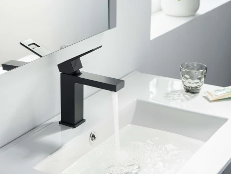 Смеситель Timo Briana 7161/03F для раковины, черный