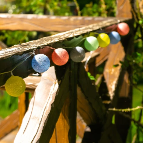 Садовая гирлянда на солнечной батарее «Клубки». 10 светодиодов, 1*АА Ni-Mh аккумулятор в/к. IP44 Uniel USL-S-139/PM2000 COTTON BALLS